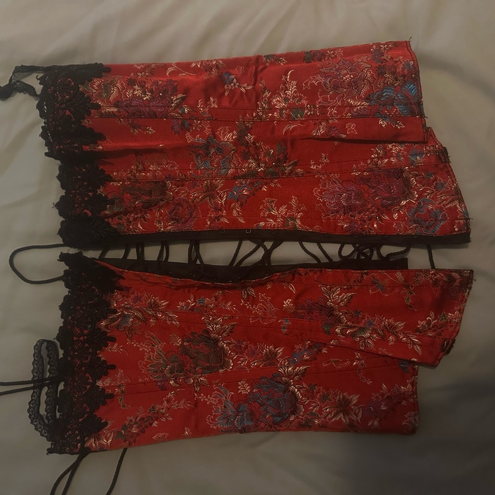 Frederick’s of Hollywood Dream Corset in Discontinued red beautiful print